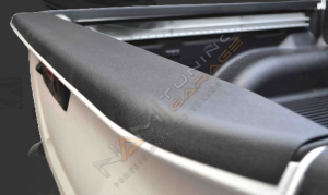 Nissan Navara Bagaj Kapağı Üst Çıtası 2015+