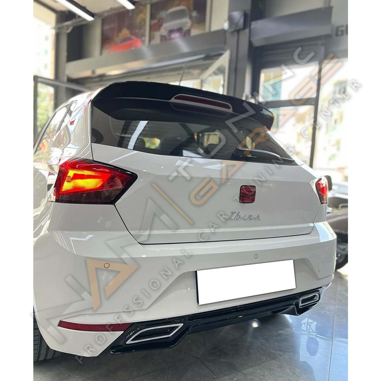Seat İbiza 2018+ Difüzör (Plastik) Parlak Siyah