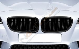 BMW 5 SERISI IÇIN UYUMLU F10 2011-2018 M5 GÖRÜNÜM PANJUR