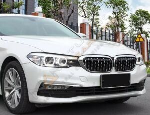 BMW 5 SERISI G30 IÇIN UYUMLU 2017 + IÇIN UYUMLU DIAMOND BOBREK - KROM ÇERÇEVE