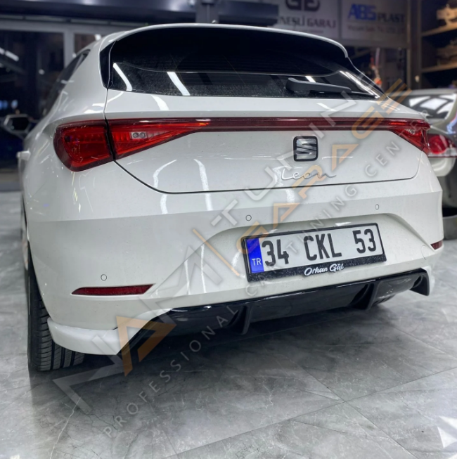 Seat Leon Mk4 Difüzör (Plastik) Piano Black 2021+