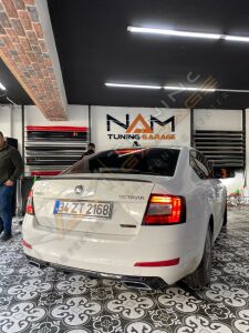 Skoda Octavia Difüzör (Plastik) Piano Black 2013-2020