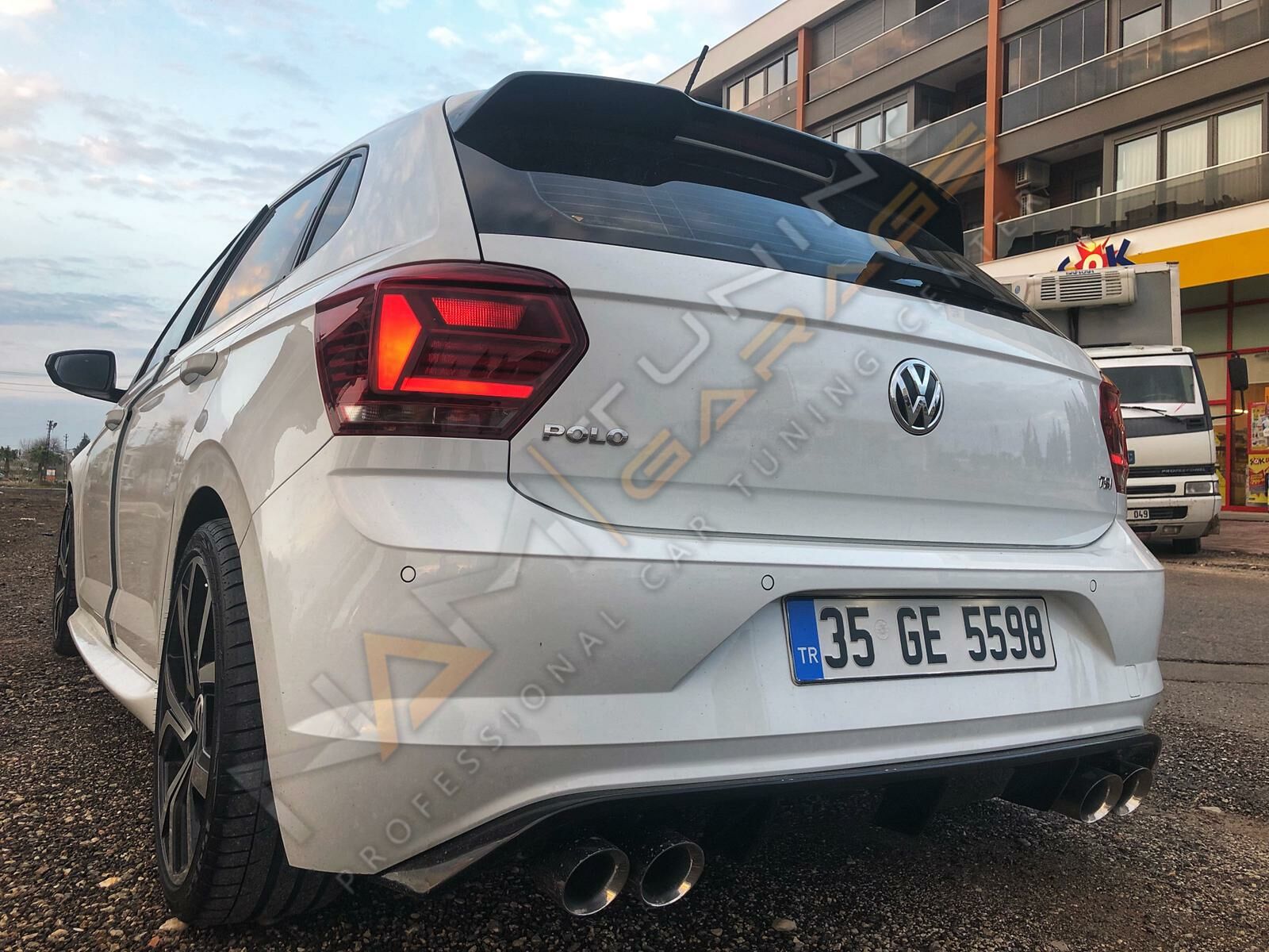 Volkswagen Polo 2018 Difüzör (Plastik) Piano Black