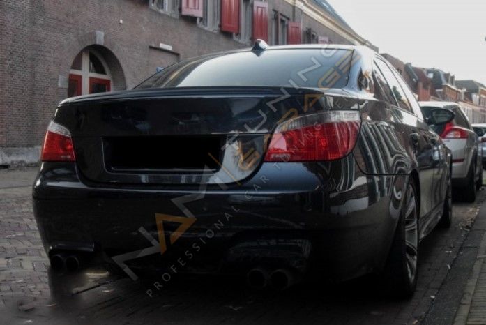 BMW E60 M5 SPOİLER PİANO BLACK BAGAJ ÜSTÜ