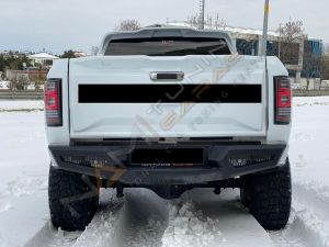 Toyota Hilux Arka Demir Tampon (AQM-M20)