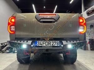 Toyota Hilux Arka Demir Tampon (AQM-S20)