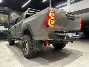 Toyota Hilux Arka Demir Tampon (AQM-S20)