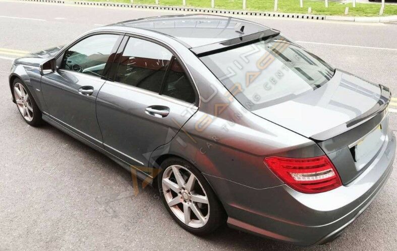 MERCEDES W204 2007-2014 C SERISI IÇIN UYUMLU CAM ÜSTÜ SPOILER - PIANO BLACK
