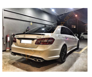 MERCEDES W212 (2009-2015) E SERISI IÇIN UYUMLU SPOILER - PIANO BLACK