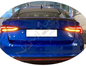 SKODA OCTAVIA 2021+ HYBRID SPOILER (PIANO BLACK)