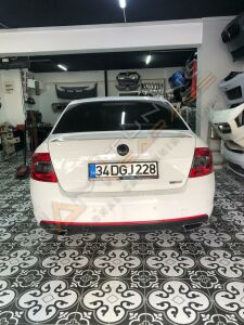 SKODA OCTAVIA 2013-2020 IÇIN RS SPOILER - PIANO BLACK