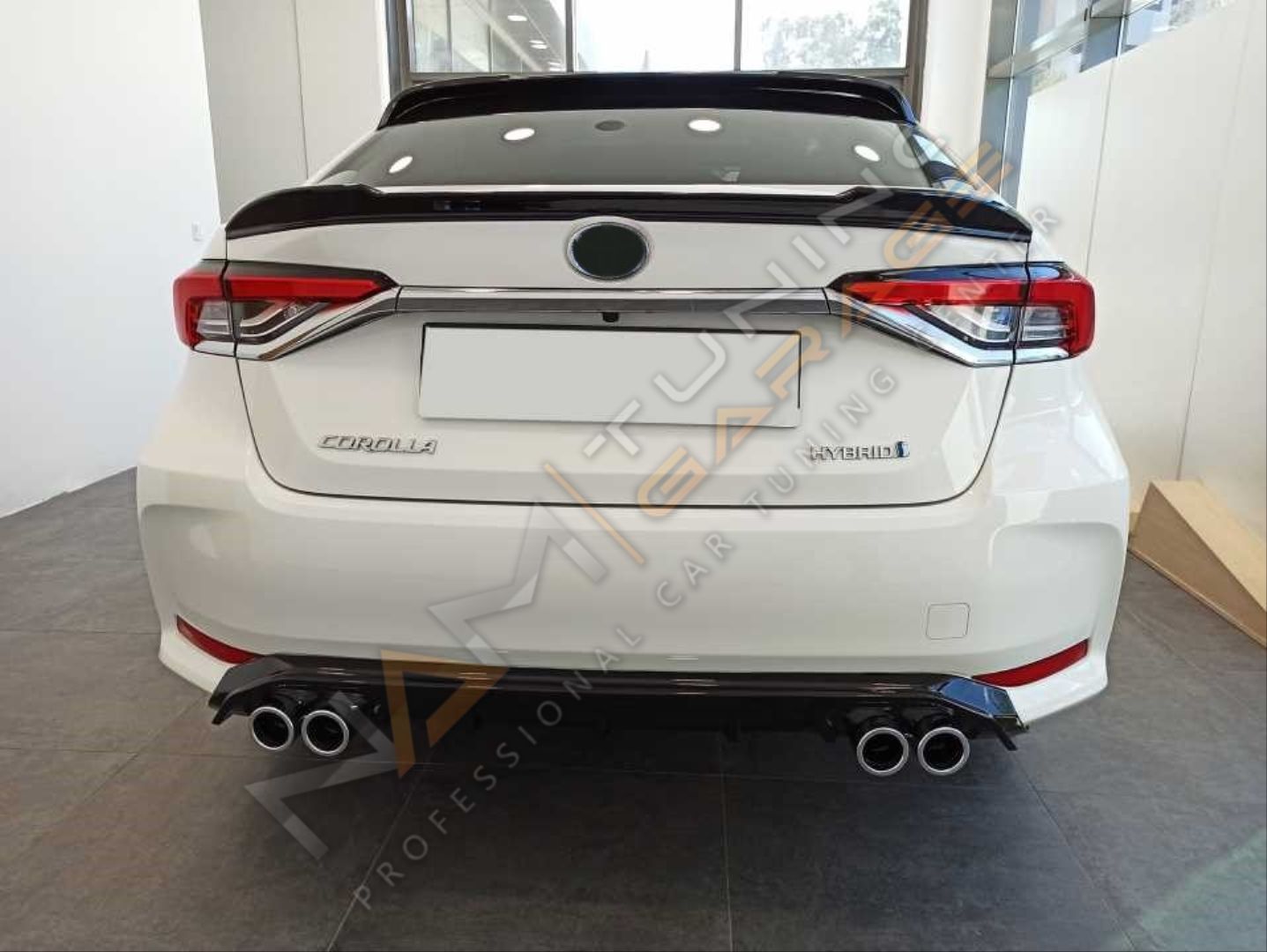 TOYATA COROLLA 2019+ IÇIN UYUMLU BAGAJ USTÜ SPOILER B DIZAYN (PIANO BLACK)