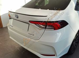 TOYATA COROLLA 2019+ IÇIN UYUMLU SPOILER KARBON