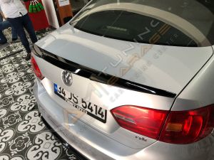 Jetta Spoyler M4 Spoiler 2010-2018 Parlak Siyah