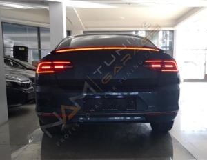 VW PASSAT B8 IÇIN UYUMLU LED SPOILER (PIANO BLACK)