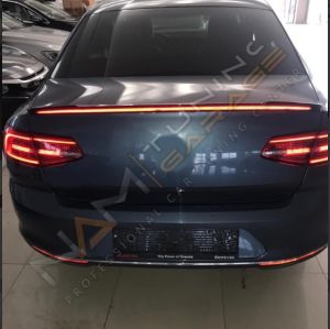 VW PASSAT B8 IÇIN UYUMLU LED SPOILER (PIANO BLACK)