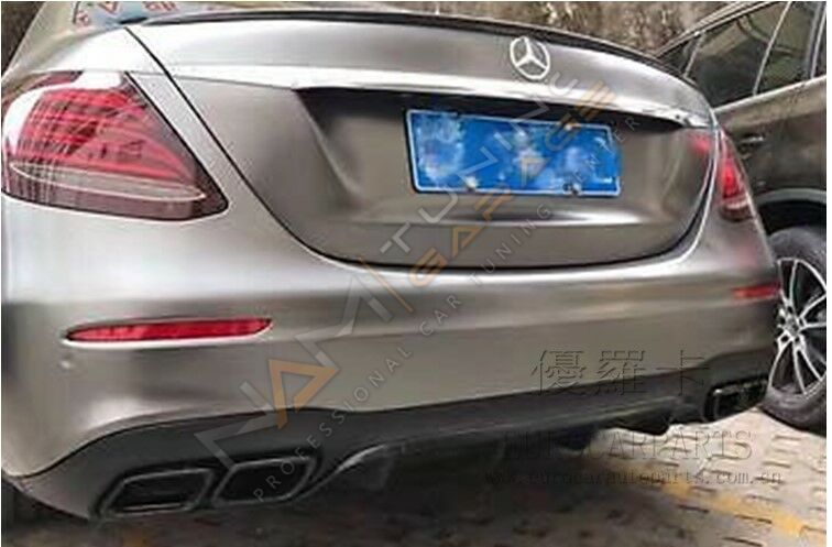 MERCEDES W213 E SERISI IÇIN E63 SIYAH DIFÜZÖR & EGZOZ SETI(AMG) 2017+ & SIYAH EGZOZ ILE