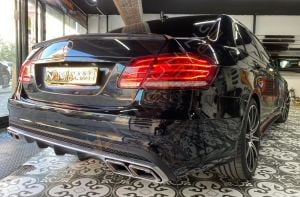 MERCEDES W212 E SERİSİ E63 DİFÜZÖR + EGZOZ UCU AMG KASA UYUMLU 2013-16