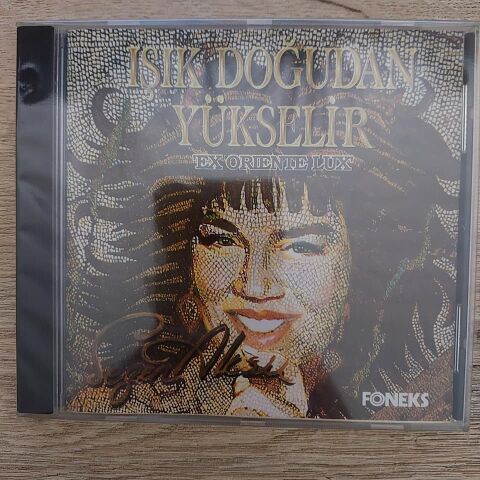 SEZEN AKSU - IŞIK DOĞUDAN YÜKSELİR CD