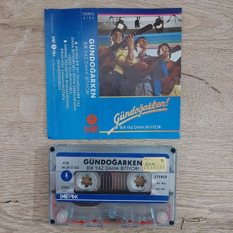 GRUP GÜNDOĞARKEN - BİR YAZ DAHA BİTİYOR KASET
