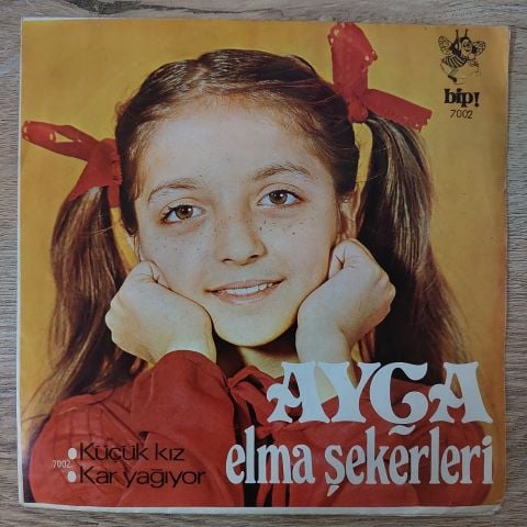 Ayça Ve Elma Şekerleri – Küçük Kız / Kar Yağıyor