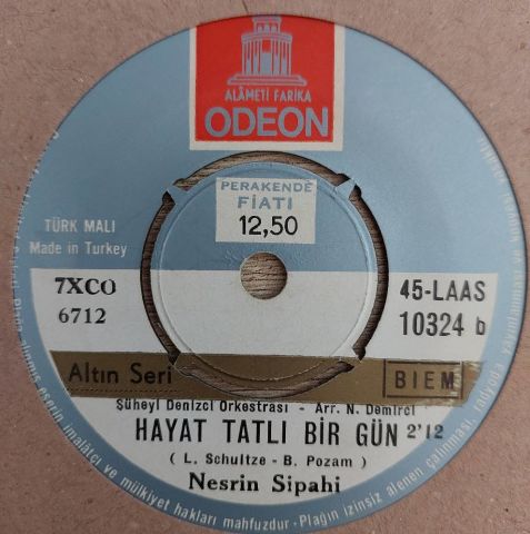Nesrin Sipahi – Son Yaprak / Hayat Tatlı Bir Rüya 45LİK PLAK