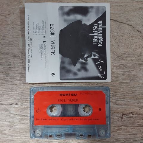 RUHİ SU - EZGİLİ YÜREK KASET