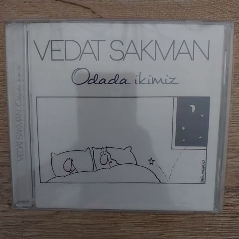 VEDAT SAKMAN - ODADA İKİMİZ CD