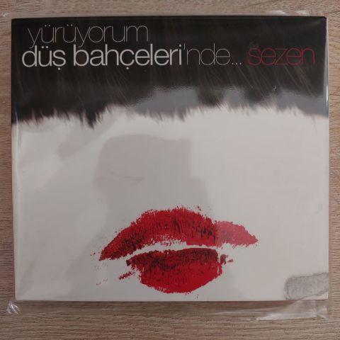 SEZEN AKSU - YÜRÜYORUM DÜŞ BAHÇELERİ CD