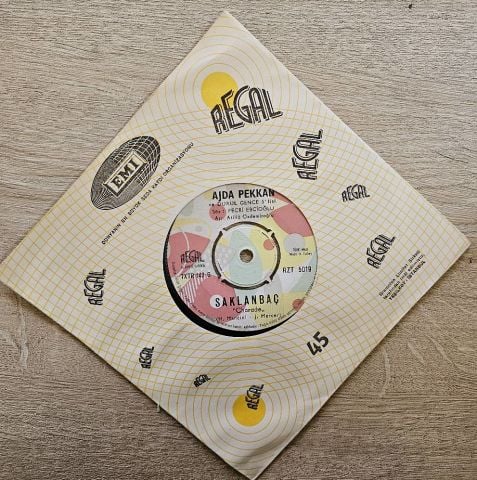 Ajda Pekkan – Oyalama Beni / Saklanbaç 45LİK PLAK