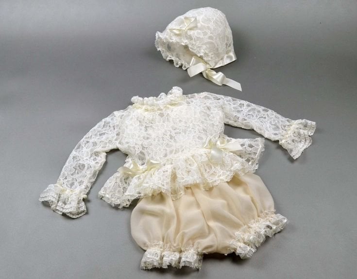 Lace Blouse Shorts And Bonnet