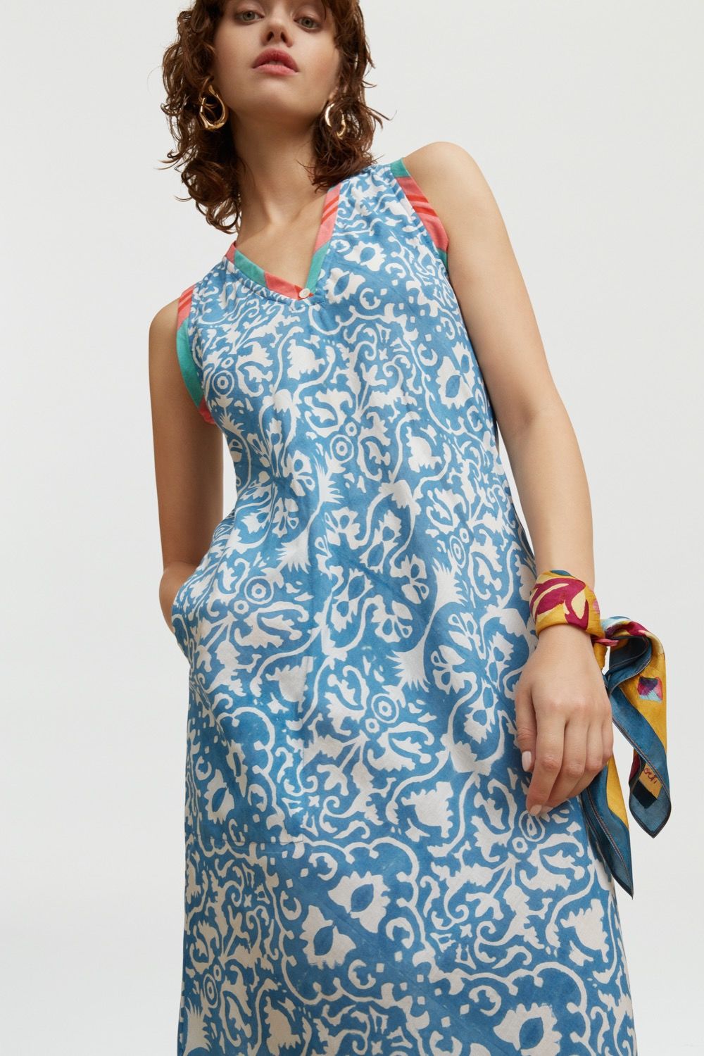Cheack Dress Damask Design White Blue