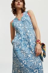 Cheack Dress Damask Design White Blue