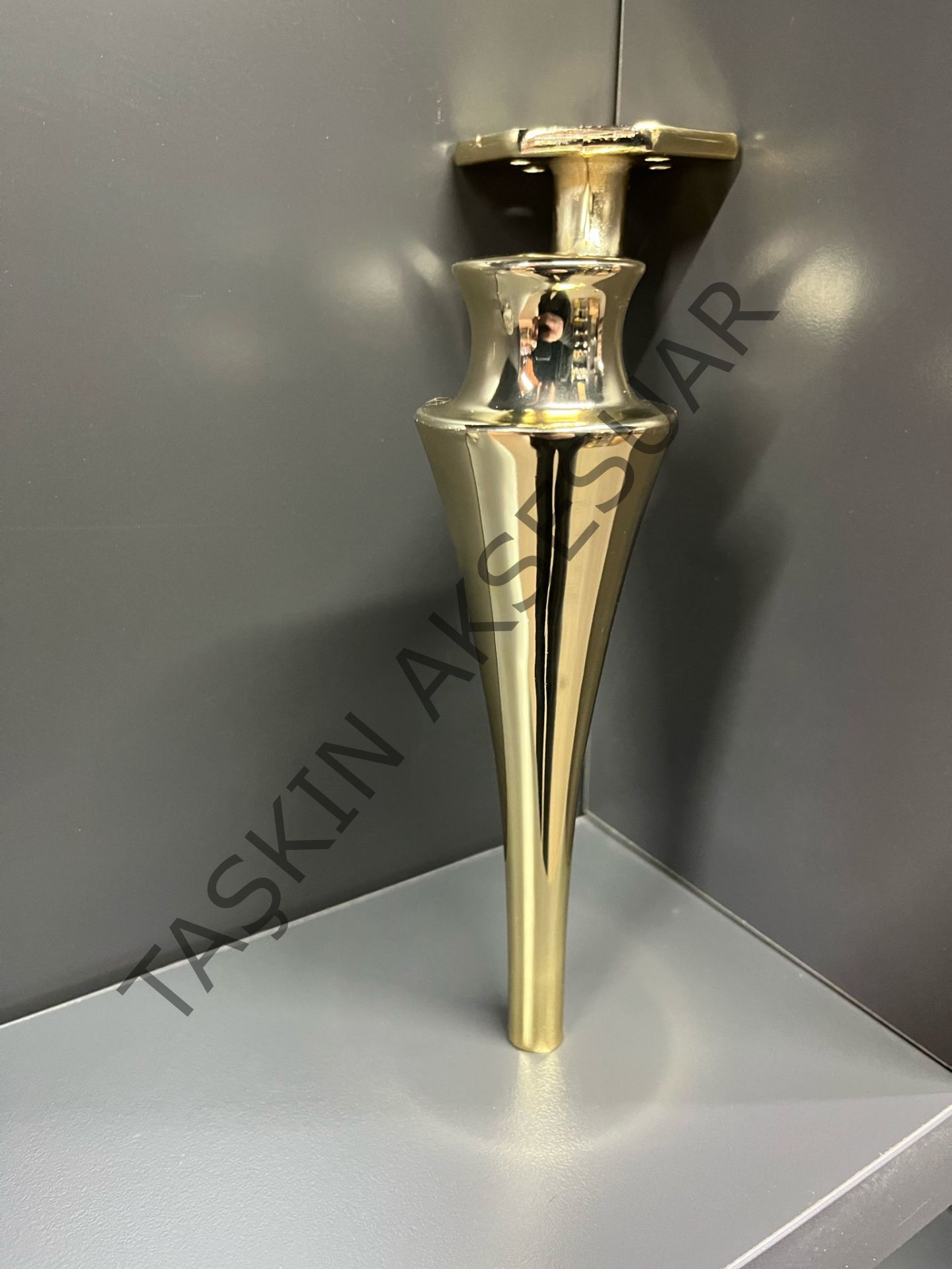 Mercan Metal Ayak 20cm Altın Modern Gold Mobilya Ayağı Koltuk Dolap Komidin Şifonyer Kitaplık Puf