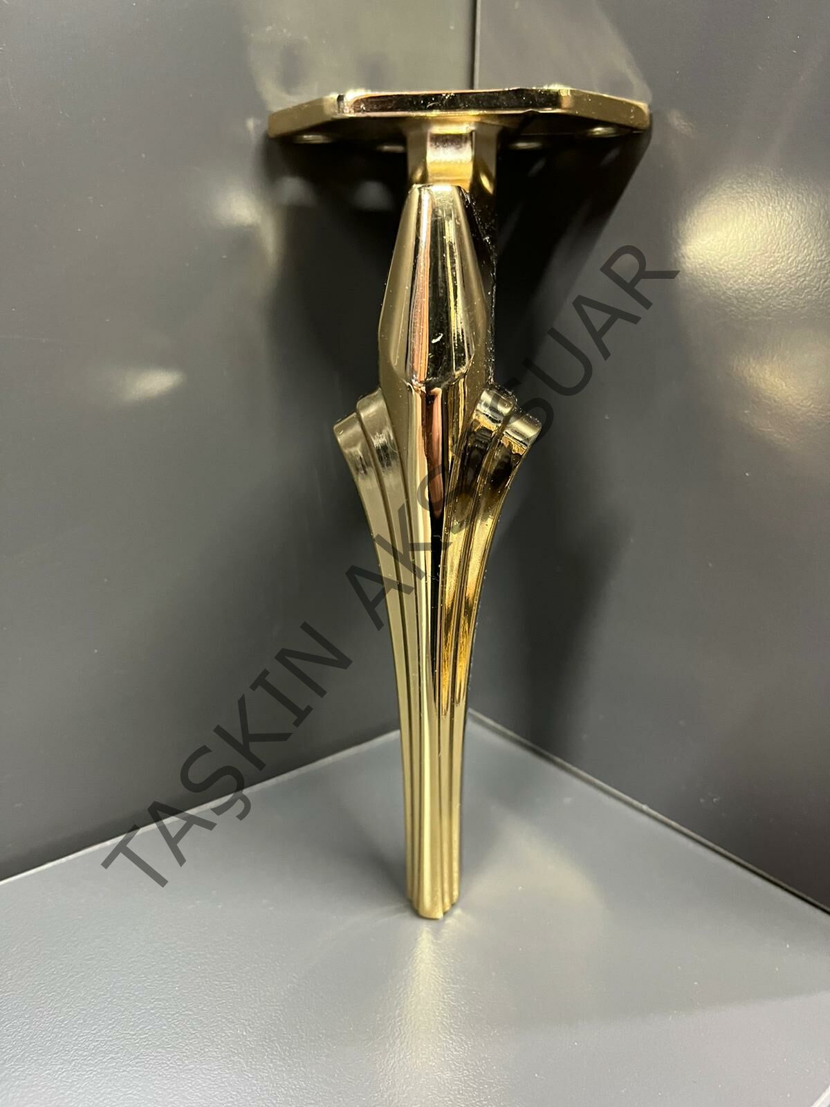 Zeus Metal Ayak 16-21-24cm Altın Modern Gold Mobilya Ayağı Koltuk Dolap Komidin Şifonyer Tv Ünite