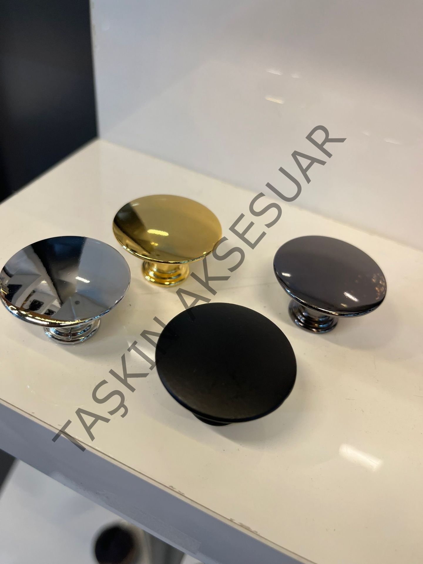 Mantar Metal Düğme Kulp Gold Krom Altın Mat Siyah Füme Dolap Kapak Çekmece Komidin Tv Ünite Modern Mobilya Kulbu