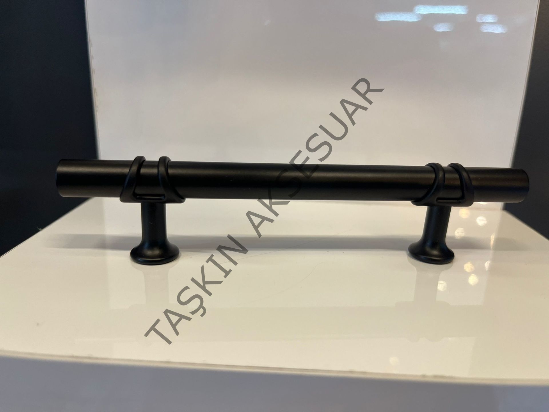 Ergene Metal Kulp 96-128mm Mat Siyah Dolap Kapak Çekmece Komidin Tv Ünite Modern Mobilya Kulbu