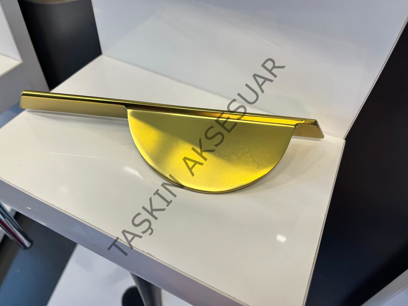 Prag Metal Kulp 64mm Mat Altın Dolap Kapak Çekmece Komidin Tv Ünite Modern Gold Mobilya Kulbu