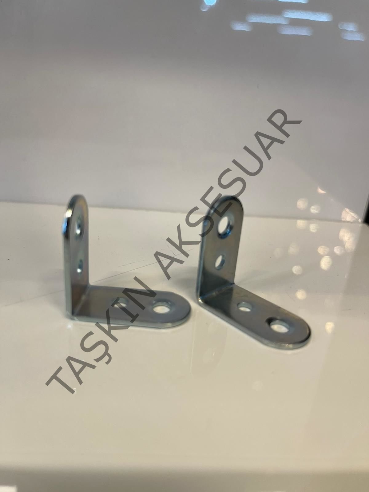 Metal L Gönye 15x27x27mm 4 Delikli 24no Köşebent Dolap Bağlantı Aparatı Mobilya Demir