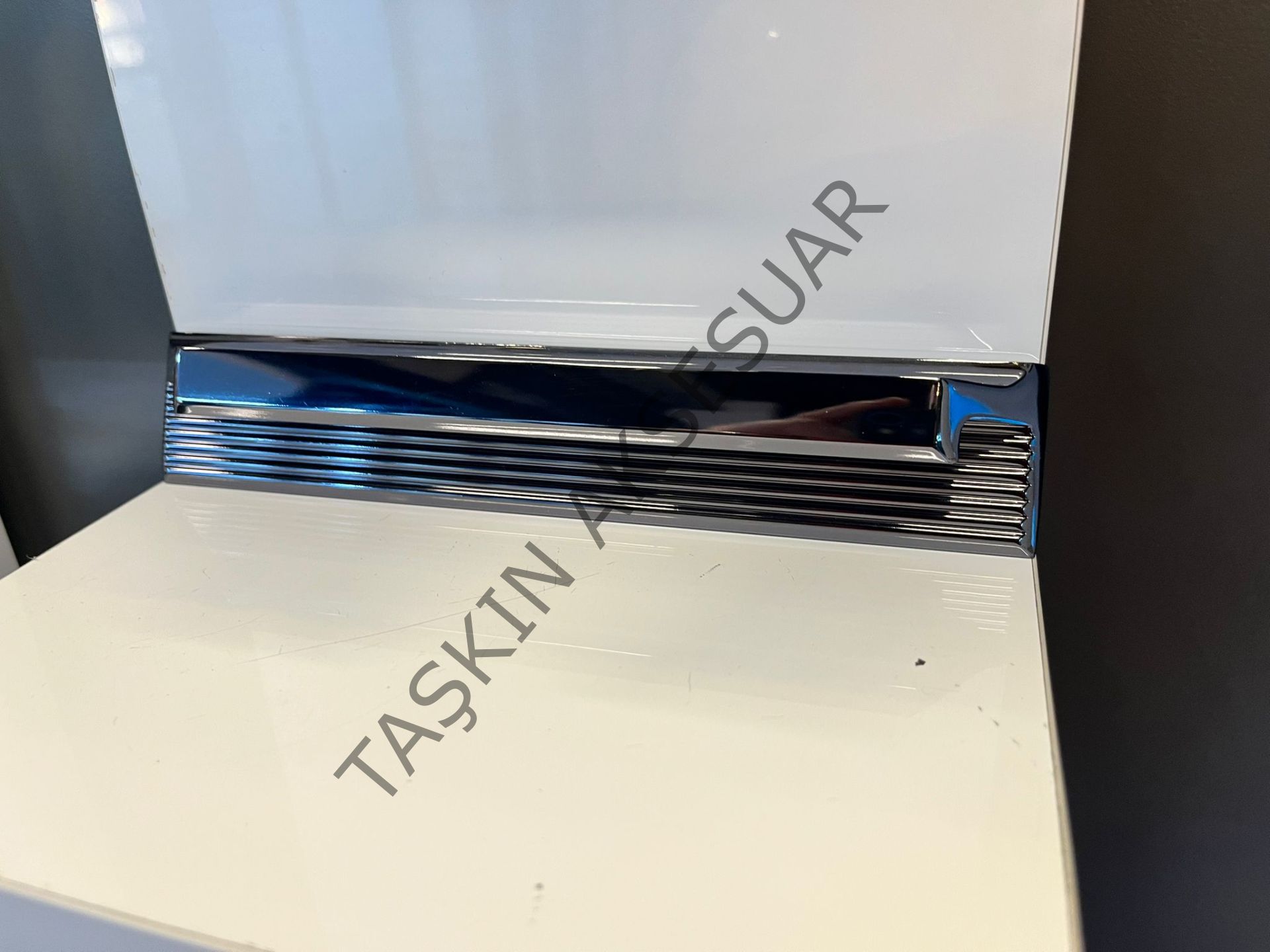 Mini L Line Beta Metal Kulp 96mm Füme Modern Mobilya Kulbu Dolap Çekmece Kapak Tv Ünite Komidin Şifonyer