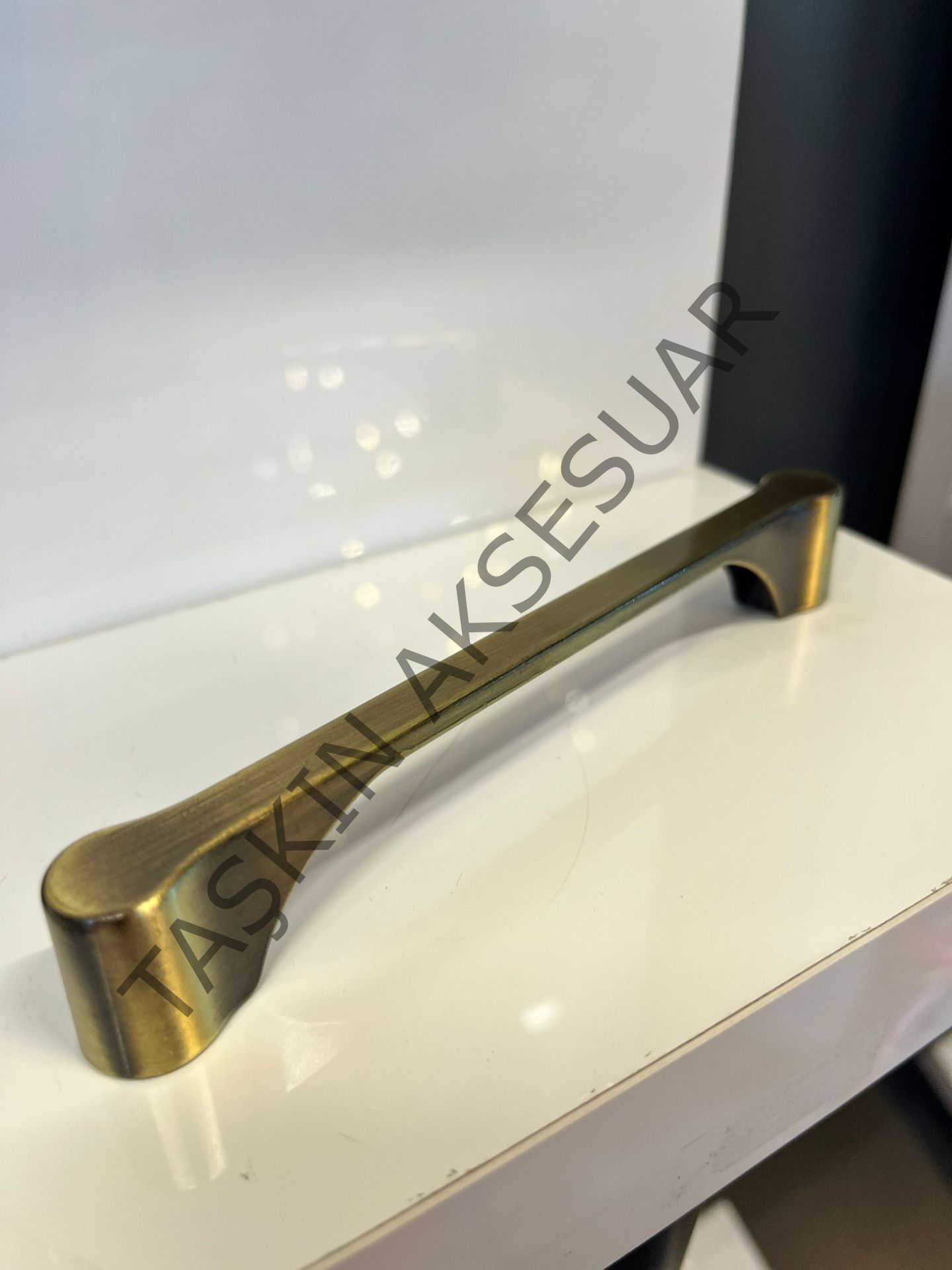 Venedik Metal Kulp 128mm Antik Sarı Modern Mobilya Kulbu Dolap Çekmece Kapak Tv Ünite Komidin Şifonyer