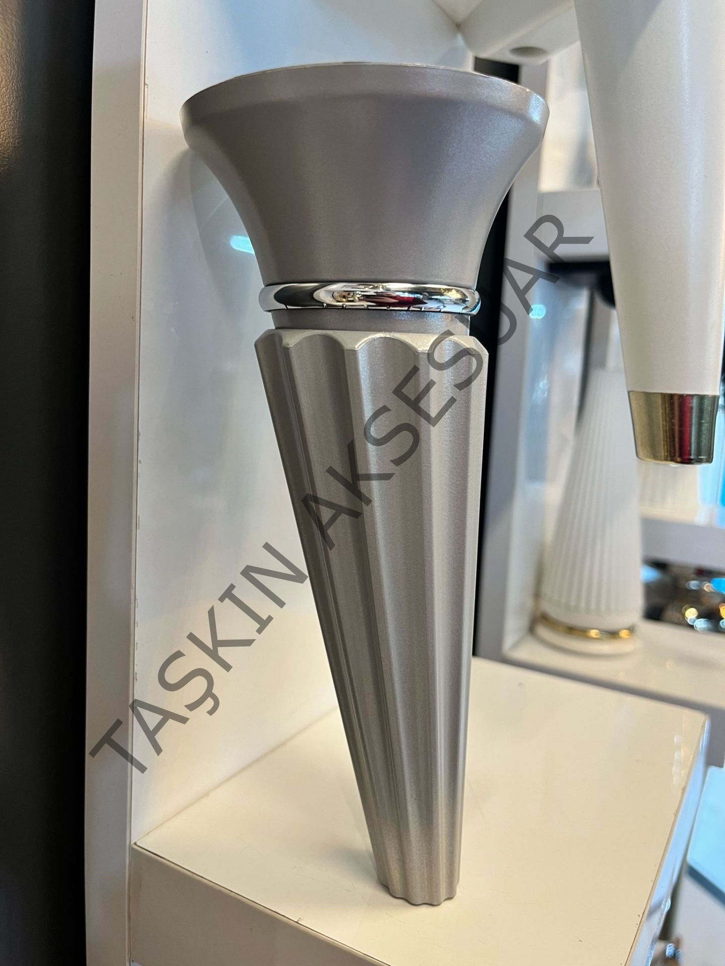 Oscar Ayak 19cm Gri Sert Plastik Komidin Koltuk Modern Tv Ünite Mobilya Dolap Şifonyer Ayağı