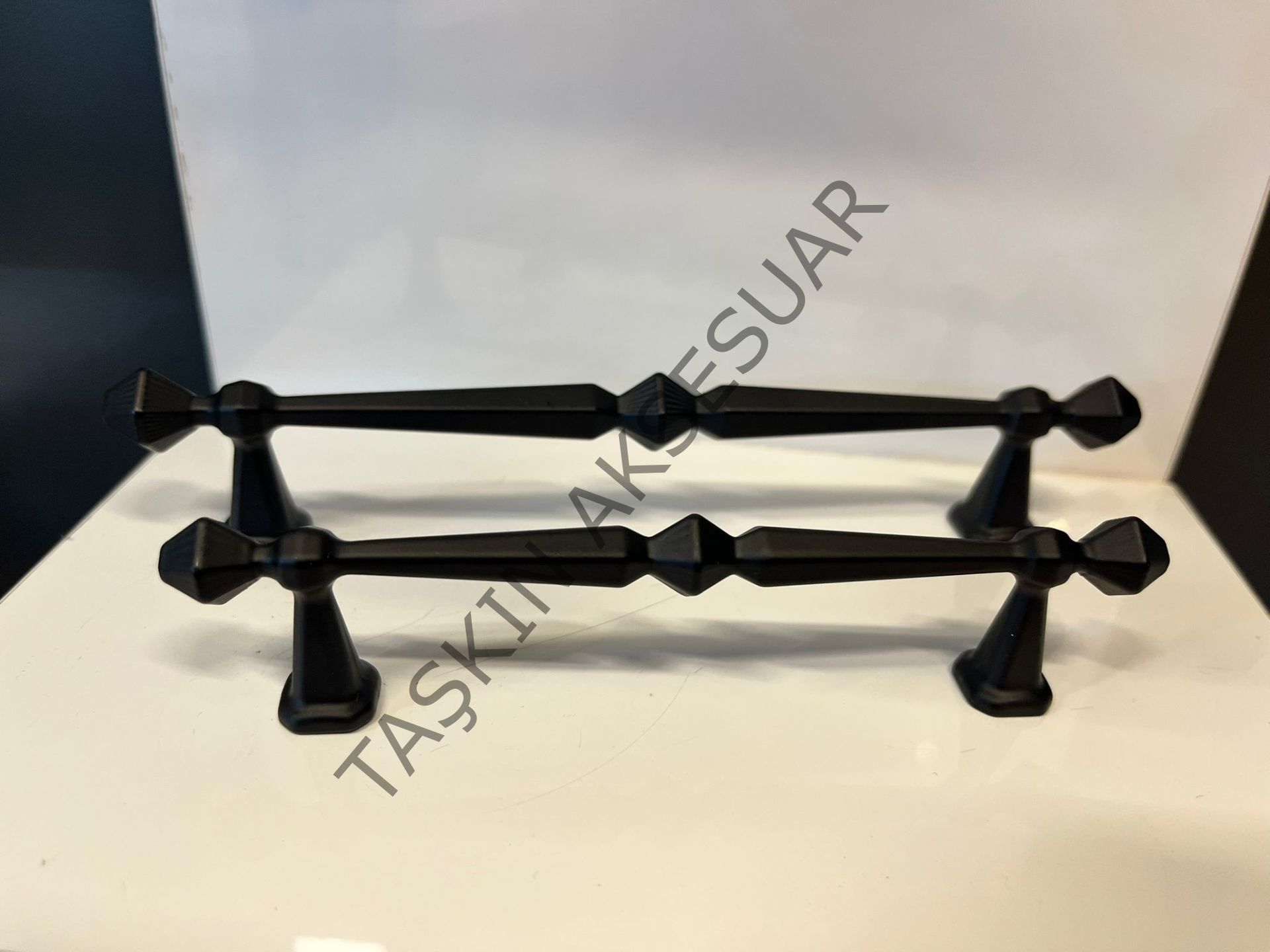 Napoli Metal Kulp 96-128-160mm Mat Siyah Dolap Kapak Çekmece Komidin Tv Ünite Modern Mobilya Kulbu
