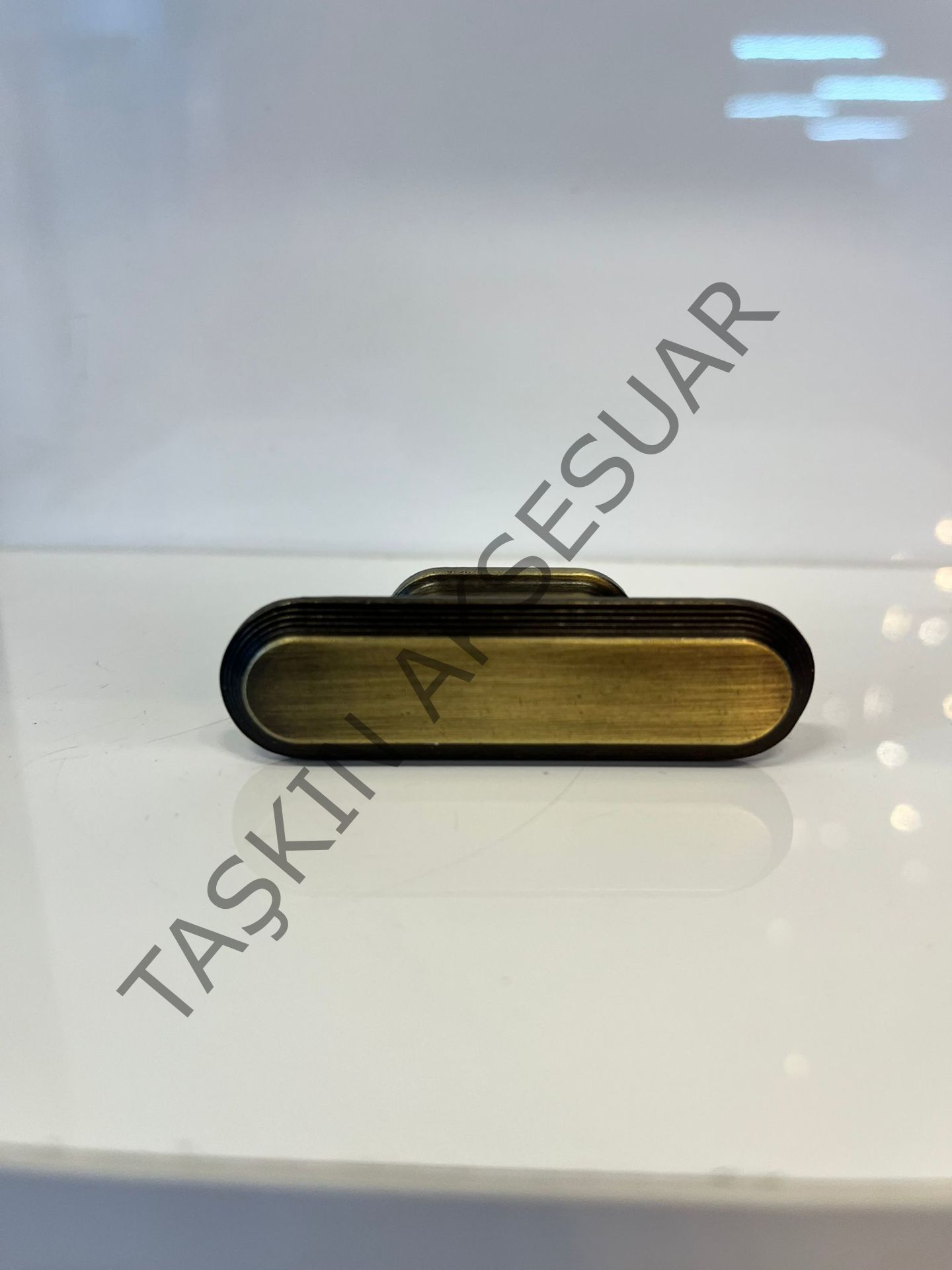 Allegra Metal Düğme Kulp Antik Sarı Dolap Kapak Çekmece Komidin Tv Ünite Modern Mobilya Kulbu Tek Delikli