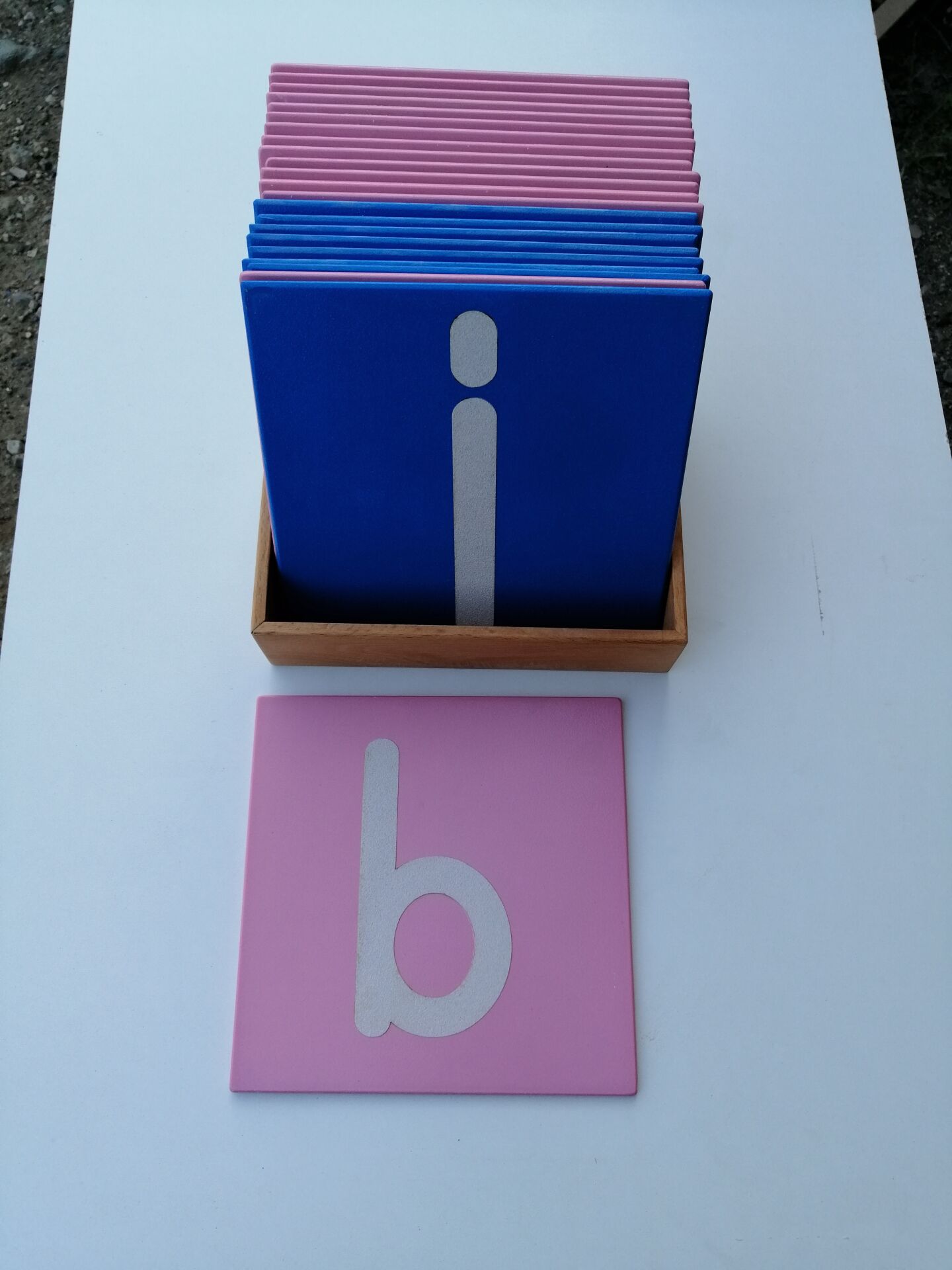 Zımpara Harfler (Küçük) / Sandpaper Letters (lowercase)