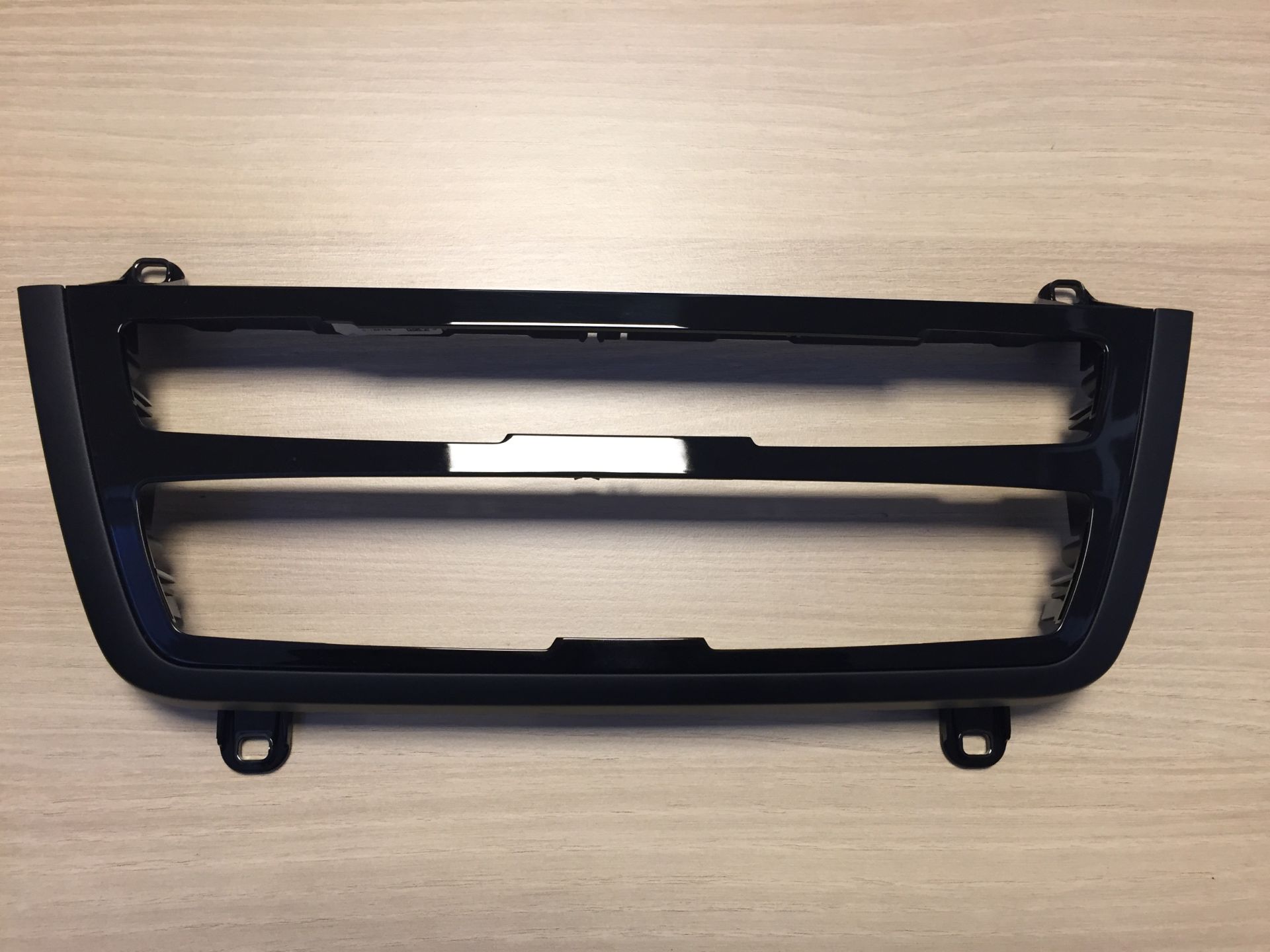 F30 KLİMA PANEL PIANO BLACK ÇERÇEVE