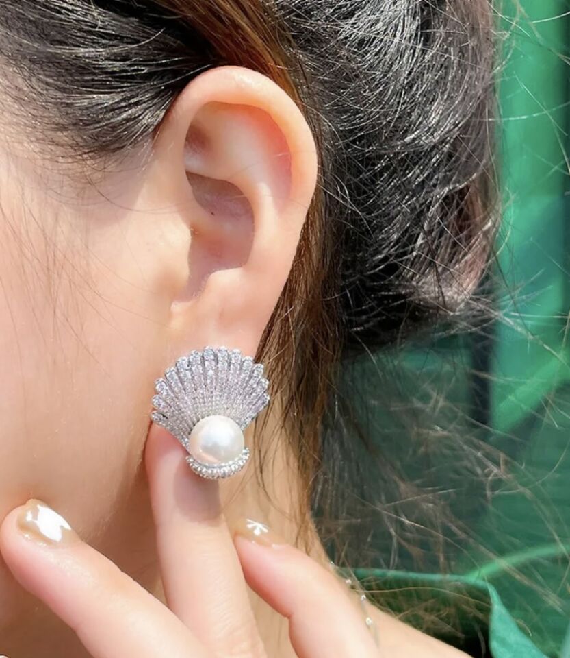 OYSTER PEARL