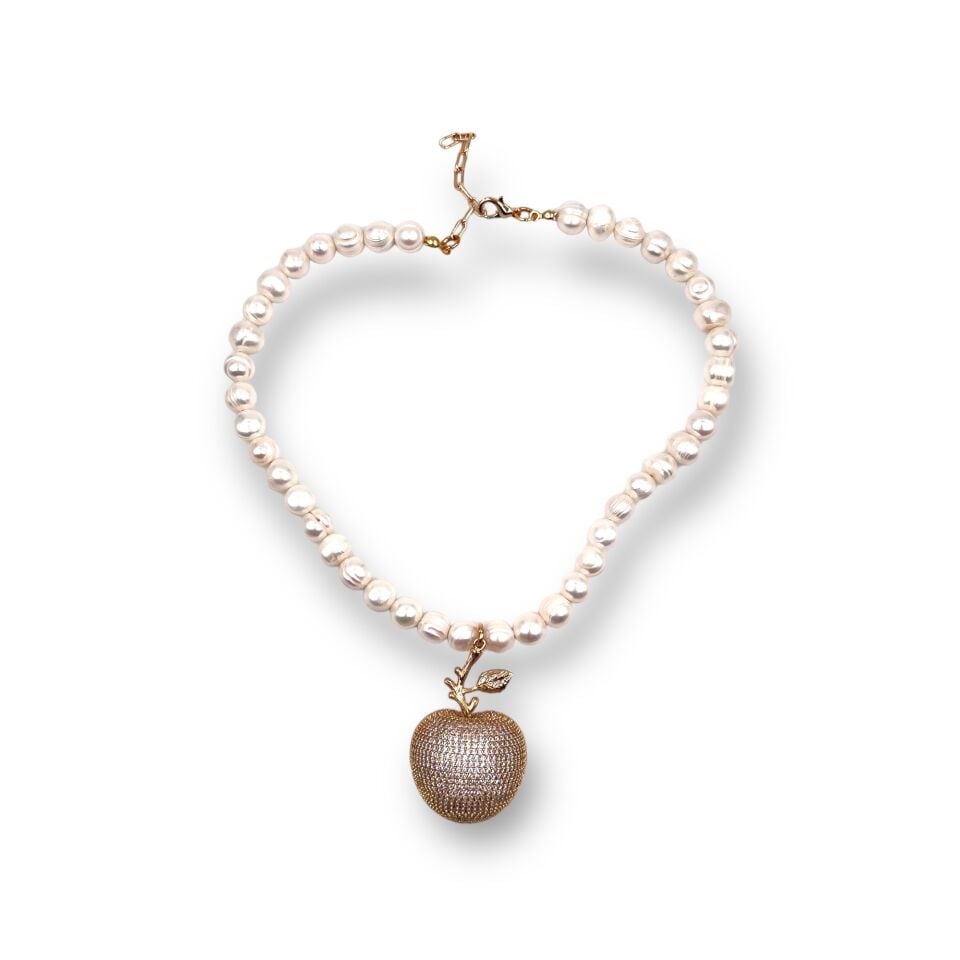 APPLE WITH PEARLS