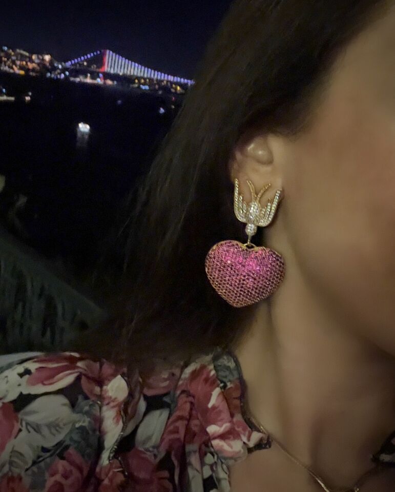 PINK SWALLOW LOVE