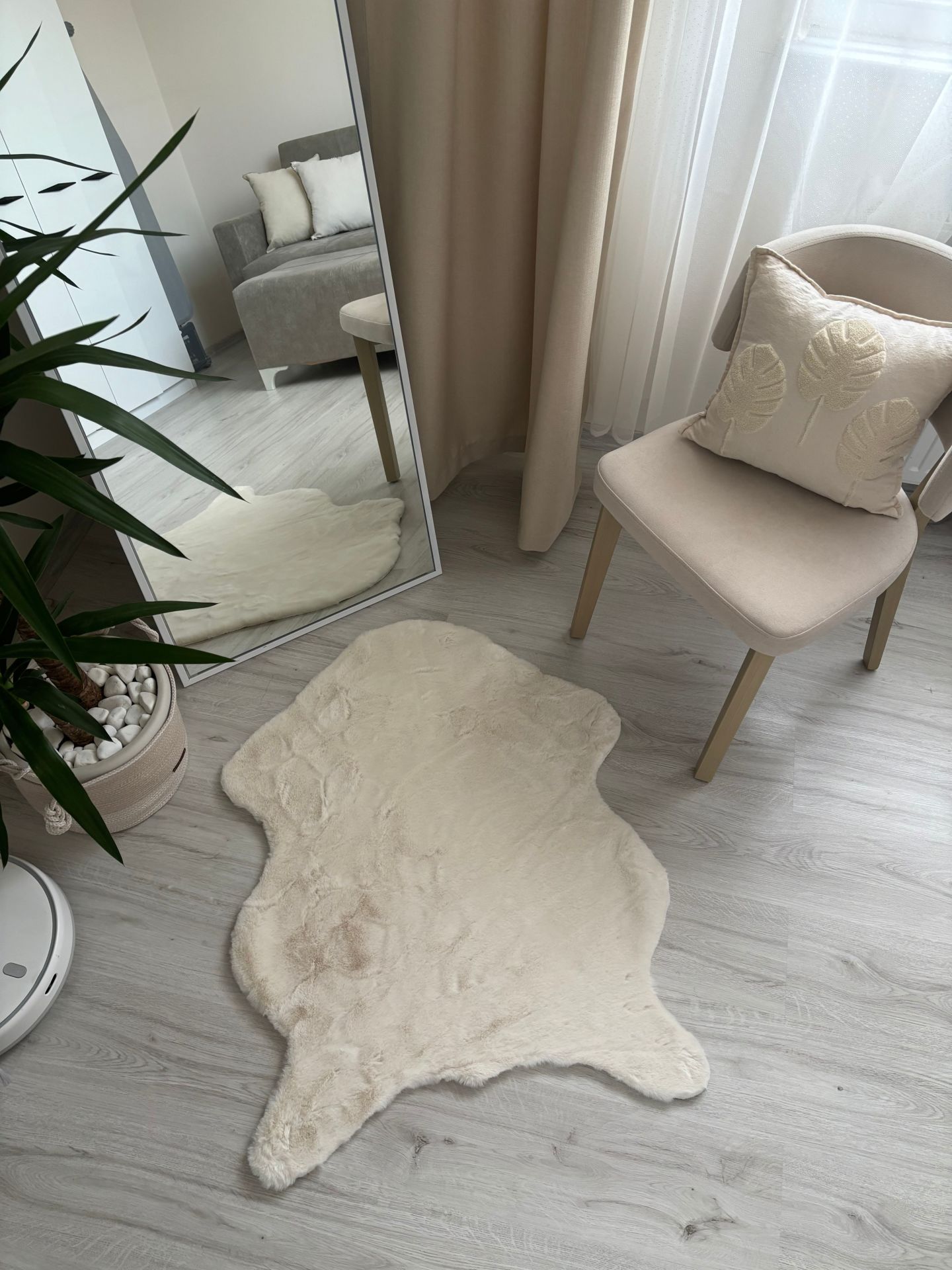 %100 İthal Tavşan Tüyü Post Peluş Krem Halı 75x90cm